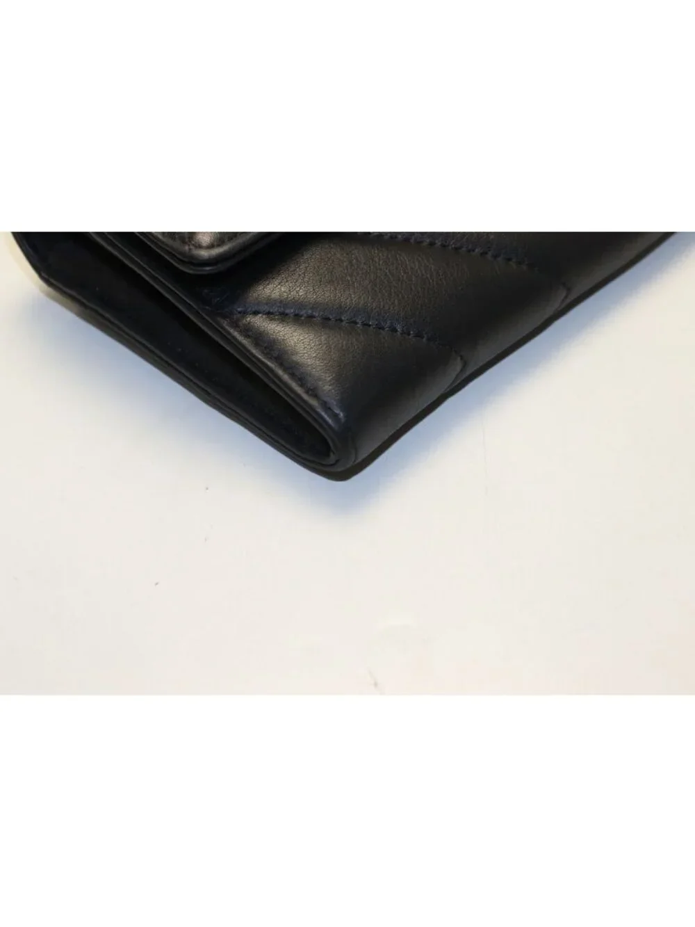 Chanel Chez Blanc GD Leather Bifold Wallet